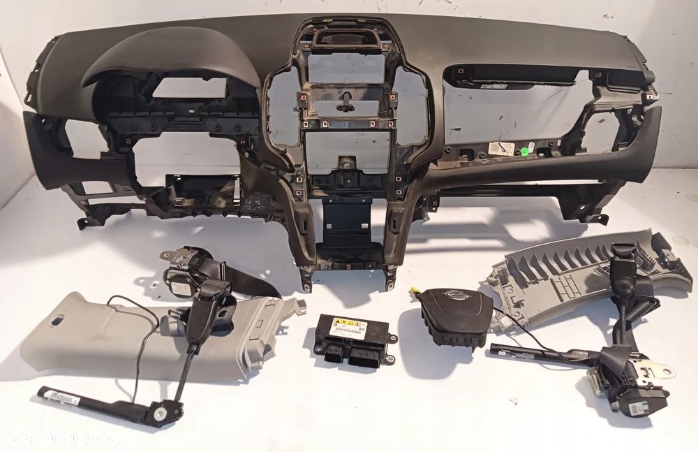 Konsola deska opel Zafira c - 2