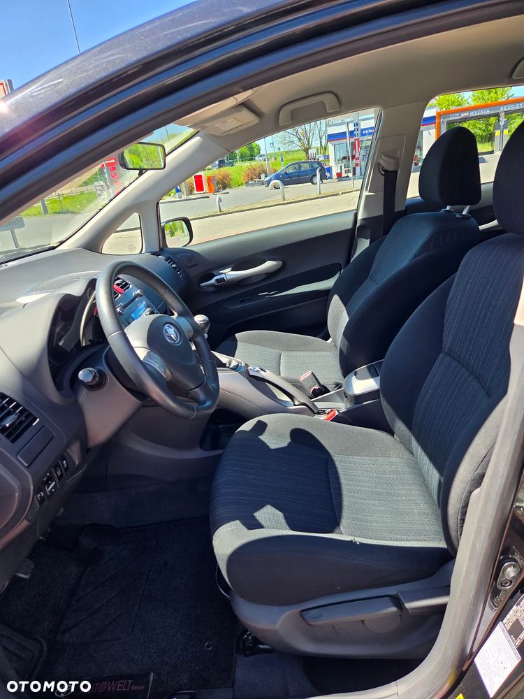 Toyota Auris 1.33 VVT-i Premium + - 31