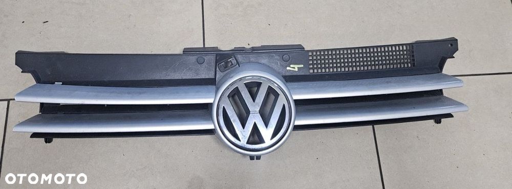 Maskownica / Grill / Atrapa chłodnicy /  VW / Volkswagen Golf IV 4 / 1J0853655D - 1