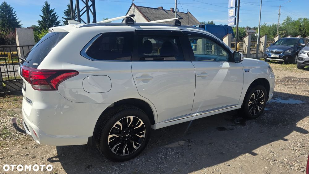 Mitsubishi Outlander 2.0 4WD - 19