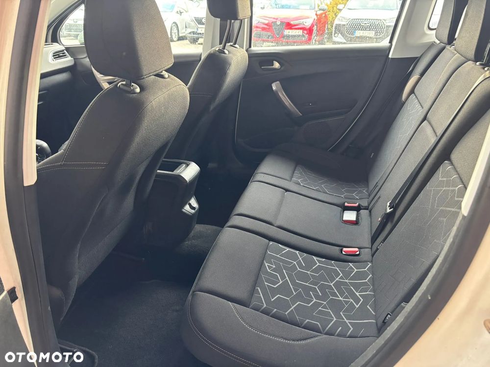 Peugeot 2008 120 VTI Allure - 18