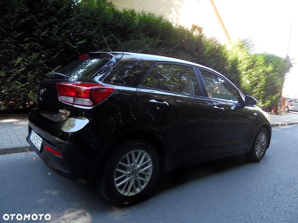 Kia Rio - 15
