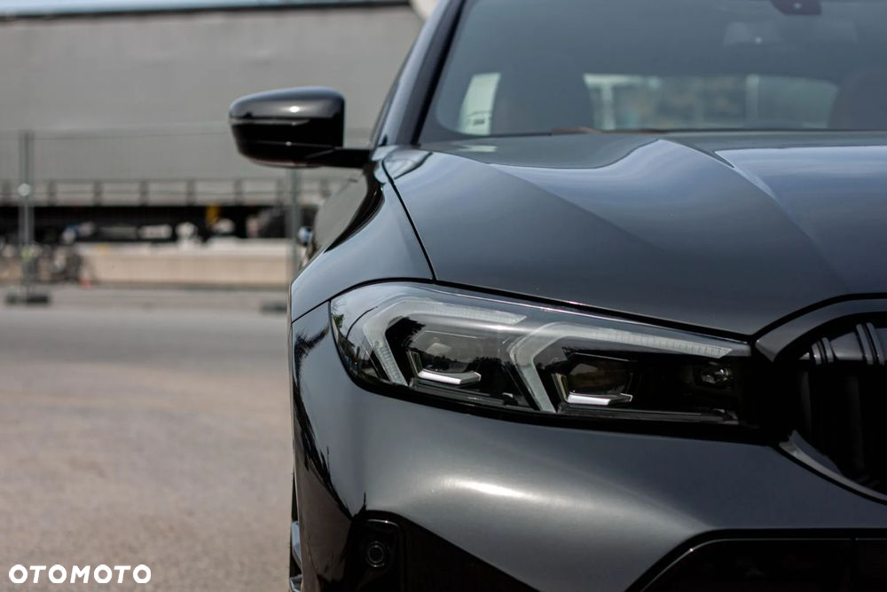 BMW Seria 3 330i M Sport sport - 21