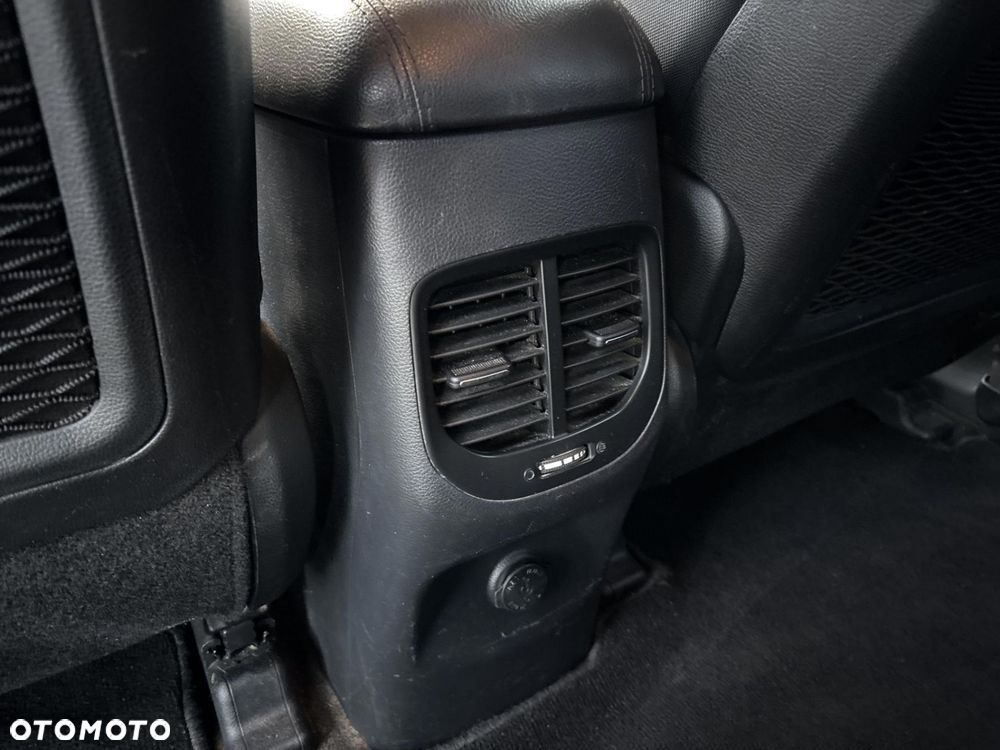 Kia Carens 1.7 CRDi L 7os - 21
