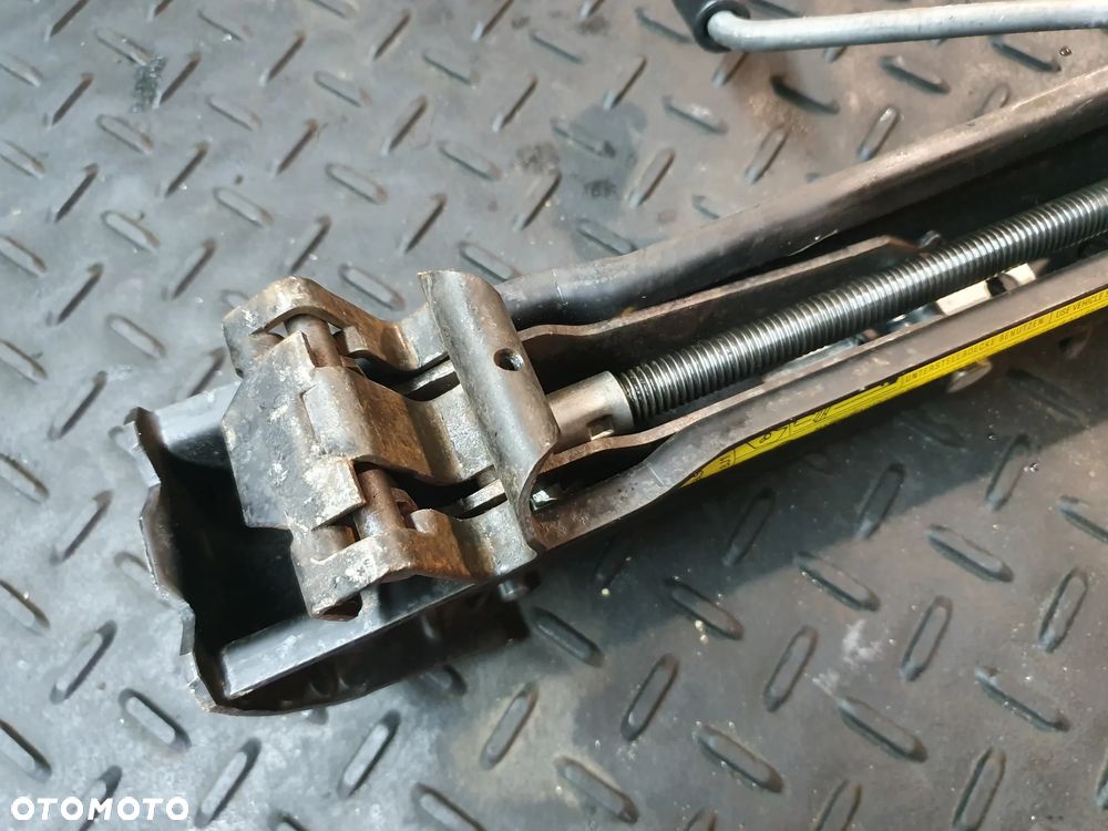 PODNOŚNIK LEWAREK VW PASSAT B6 3C0011031B - 2