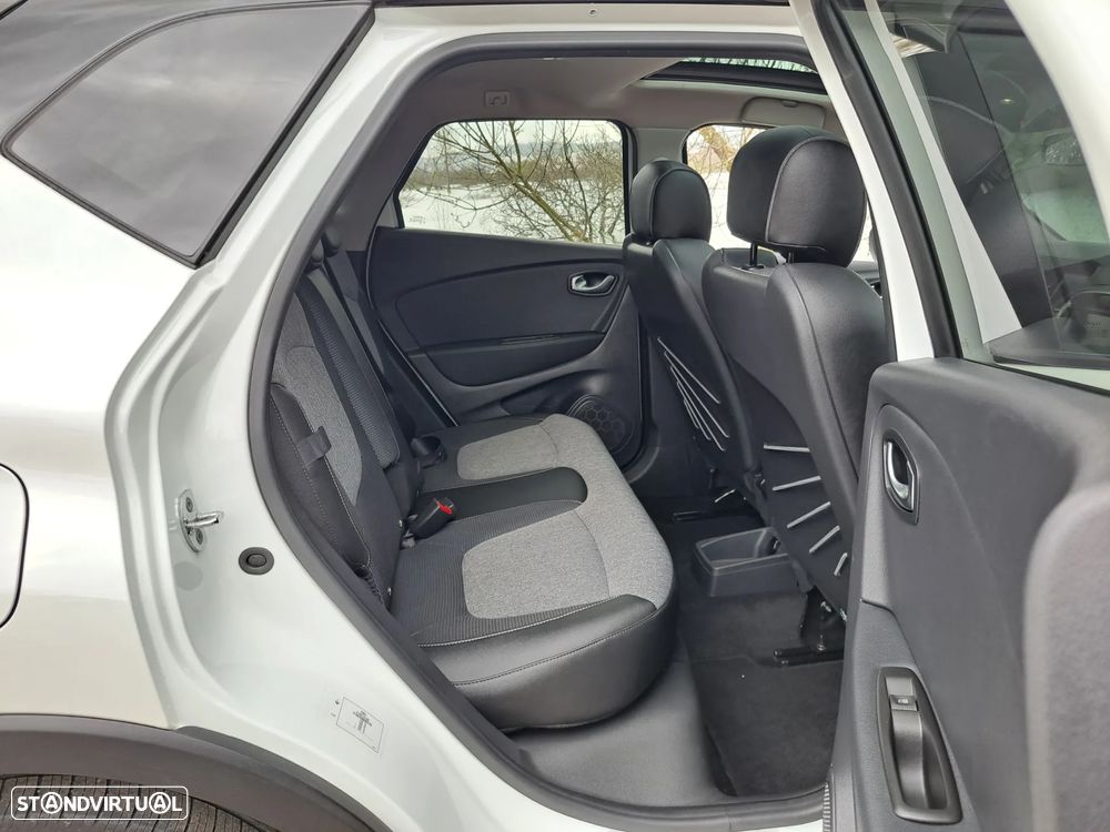 Renault Captur TCe 150 EDC GPF BOSE EDITION - 26