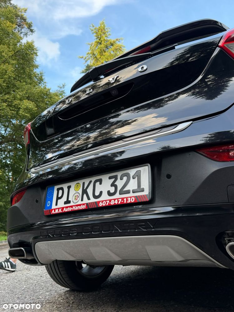 Volvo V40 Cross Country - 6