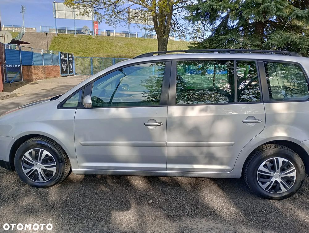 Volkswagen Touran - 2