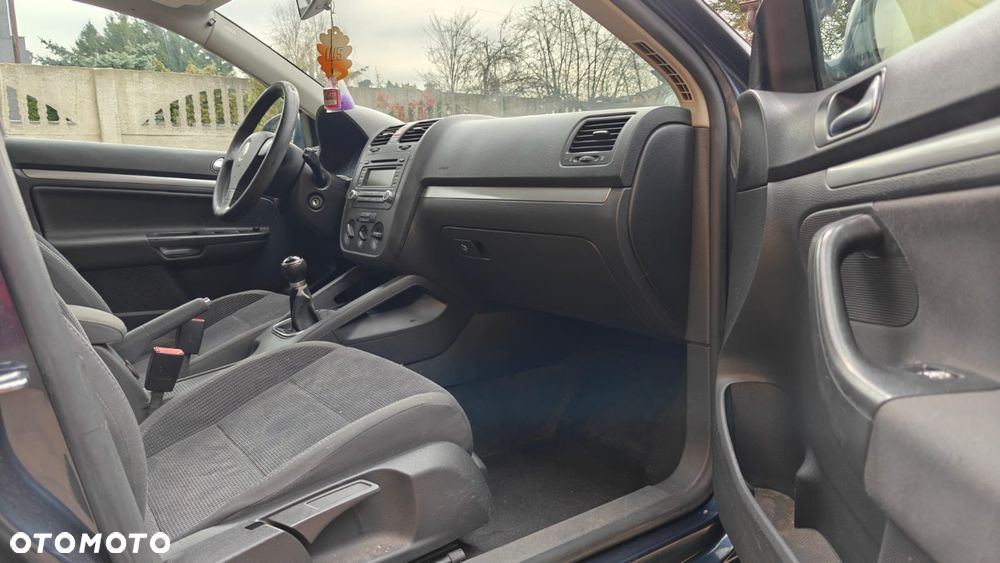 Volkswagen Jetta 1.6 FSI Comfortline - 5