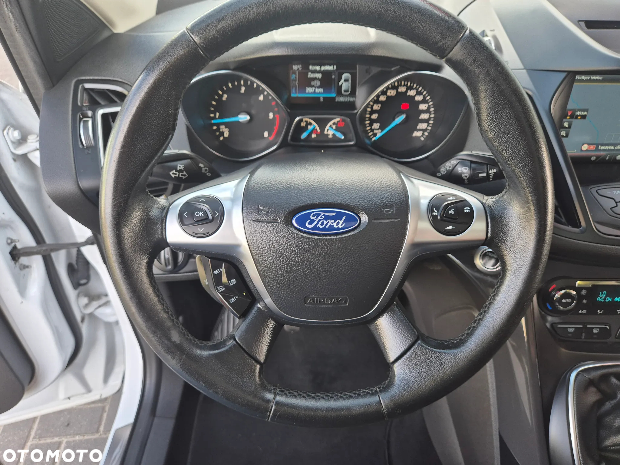 Ford Kuga 2.0 TDCi 2x4 Titanium - 34