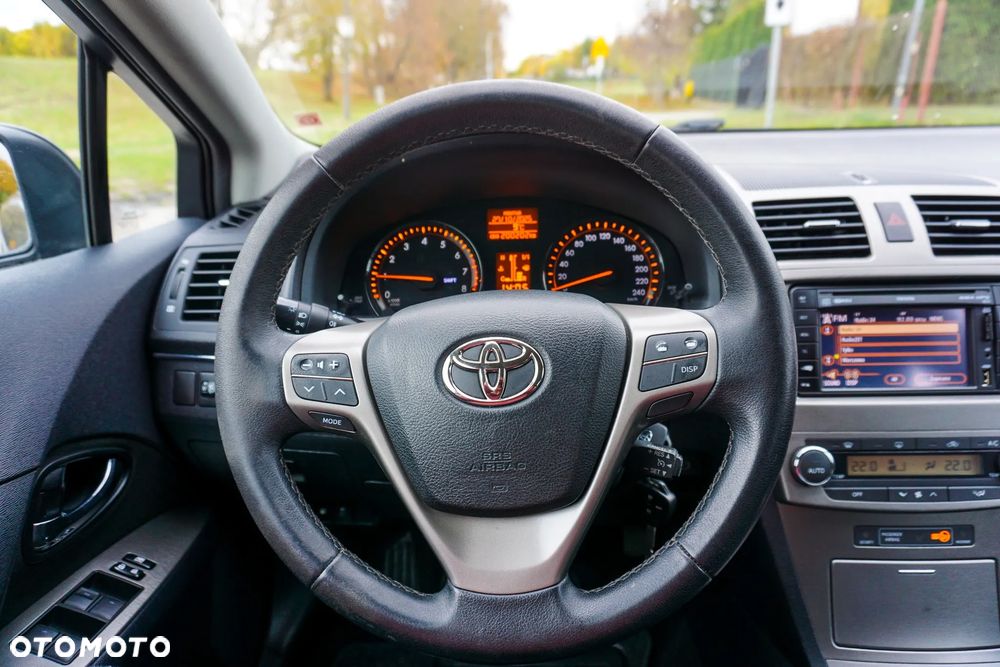 Toyota Avensis 1.8 Comfort - 23