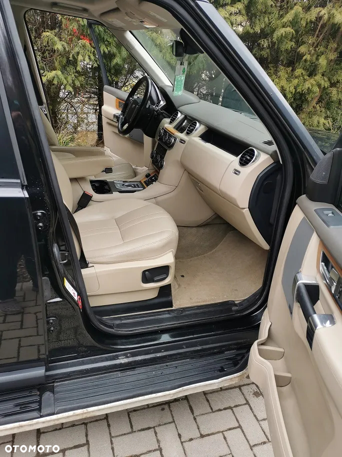 Land Rover Discovery IV 3.0 V6 SC HSE - 11