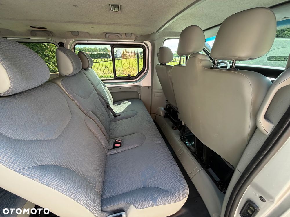 Renault Trafic Passenger - 10