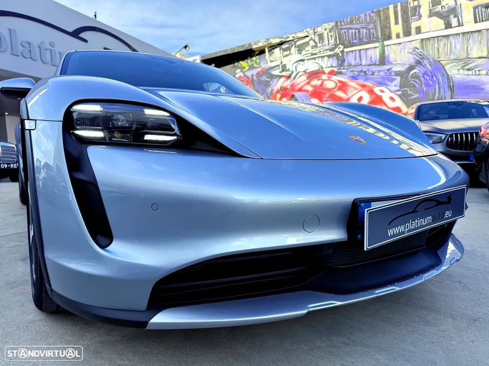 Porsche Taycan Cross Turismo 4 - 42