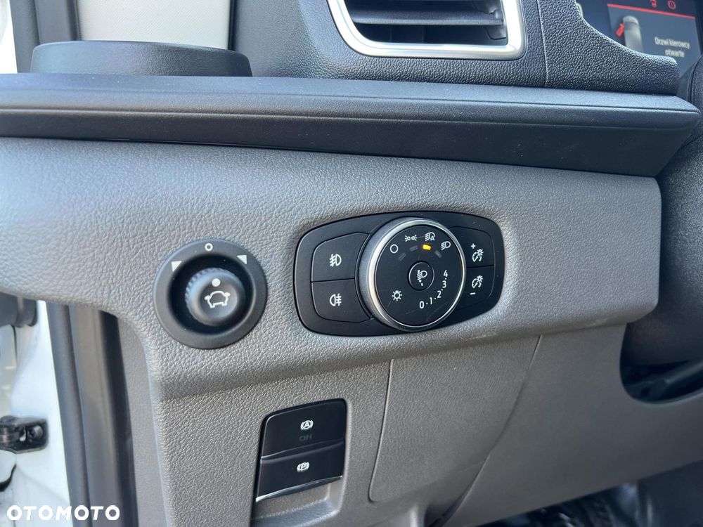 Ford Transit - 19