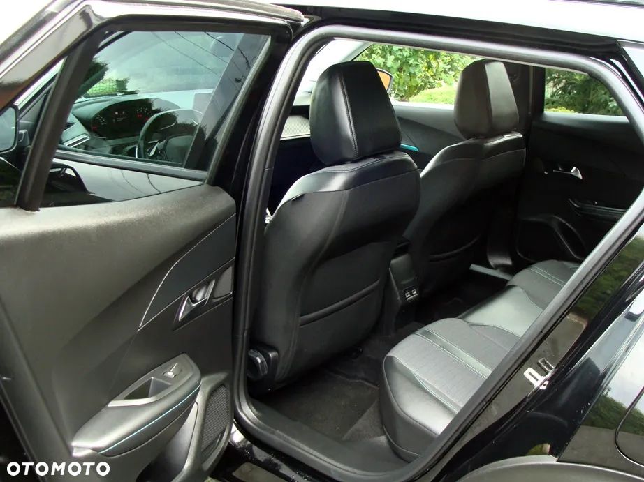 Peugeot 2008 BlueHDi 130 Allure S&S EAT8 - 19