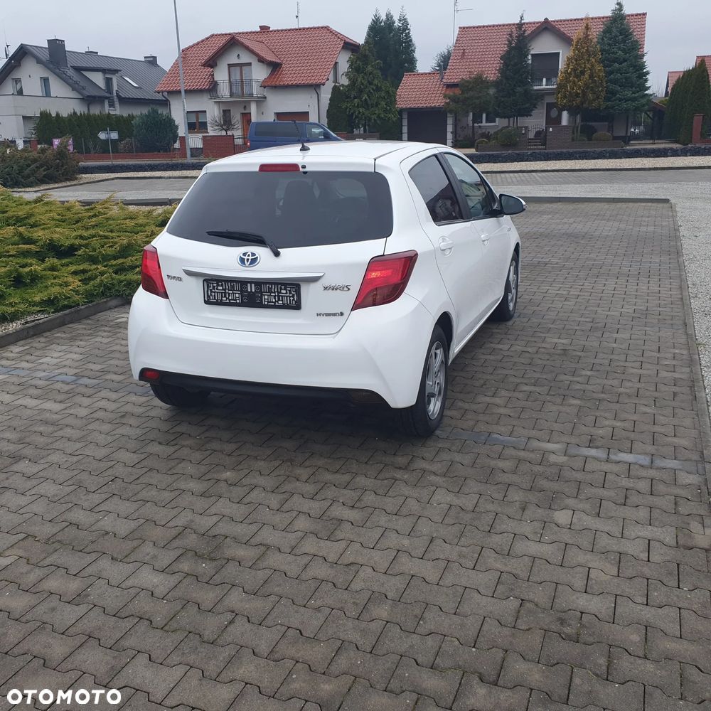 Toyota Yaris Hybrid 100 Selection Passion - 5