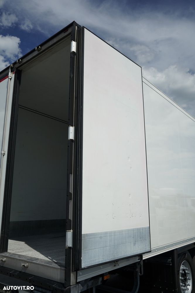 Schmitz Cargobull CAMION FRIGORIFER / TRANSPORT MAXIMA 1300 / AXĂ RIDICATĂ / COȘ PENTRU PALEȚI - 14