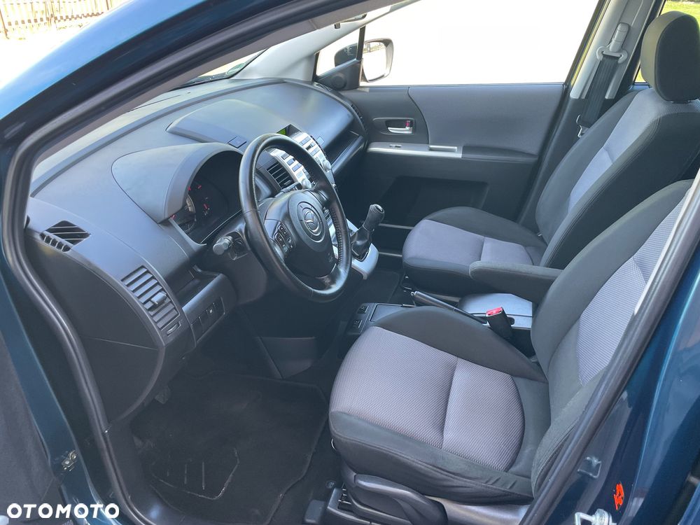 Mazda 5 - 6