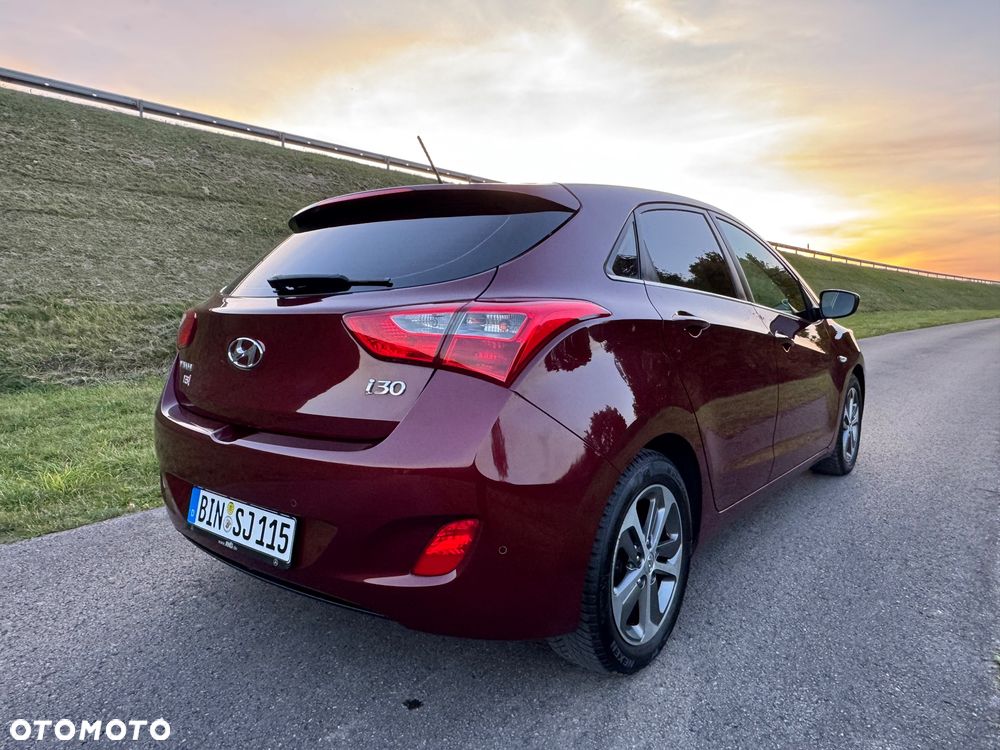 Hyundai i30 blue 1.4 YES Gold - 12