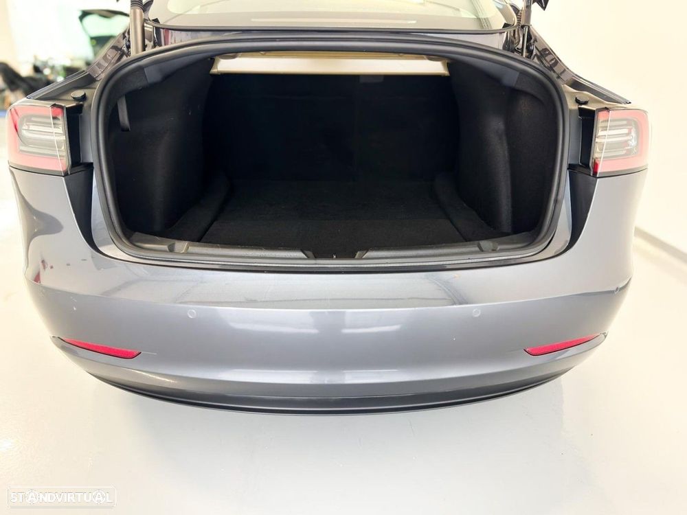 Tesla Model 3 - 14