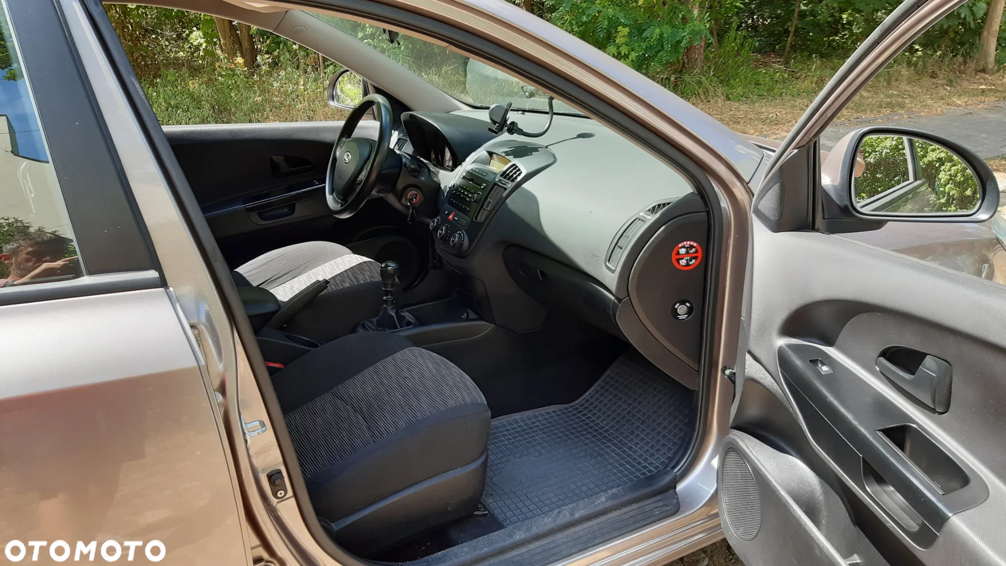 Kia Ceed - 10