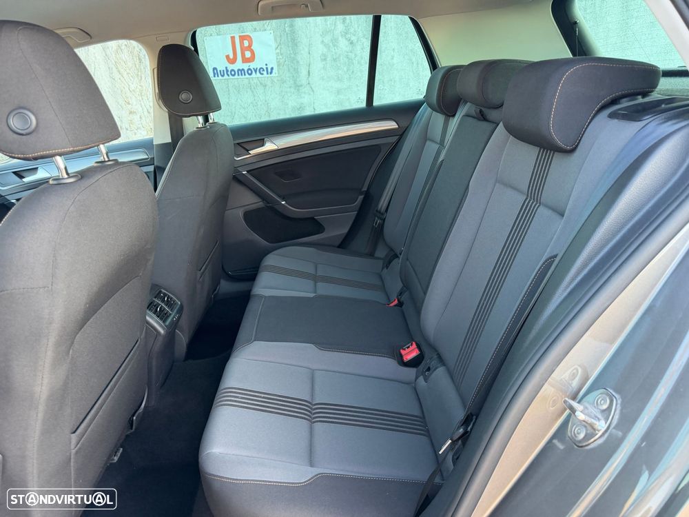 VW Golf 1.6 TDI BlueMotion Allstar - 12