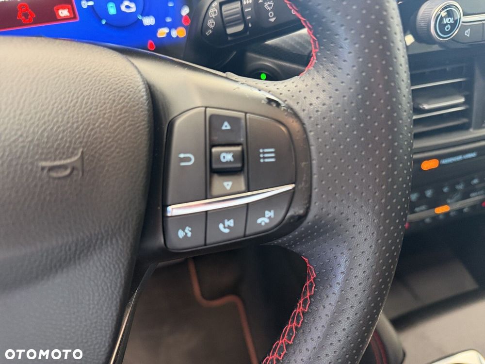 Ford Kuga - 25