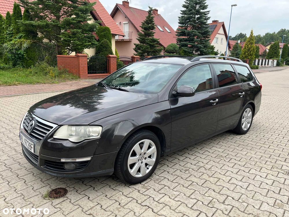Volkswagen Passat - 1