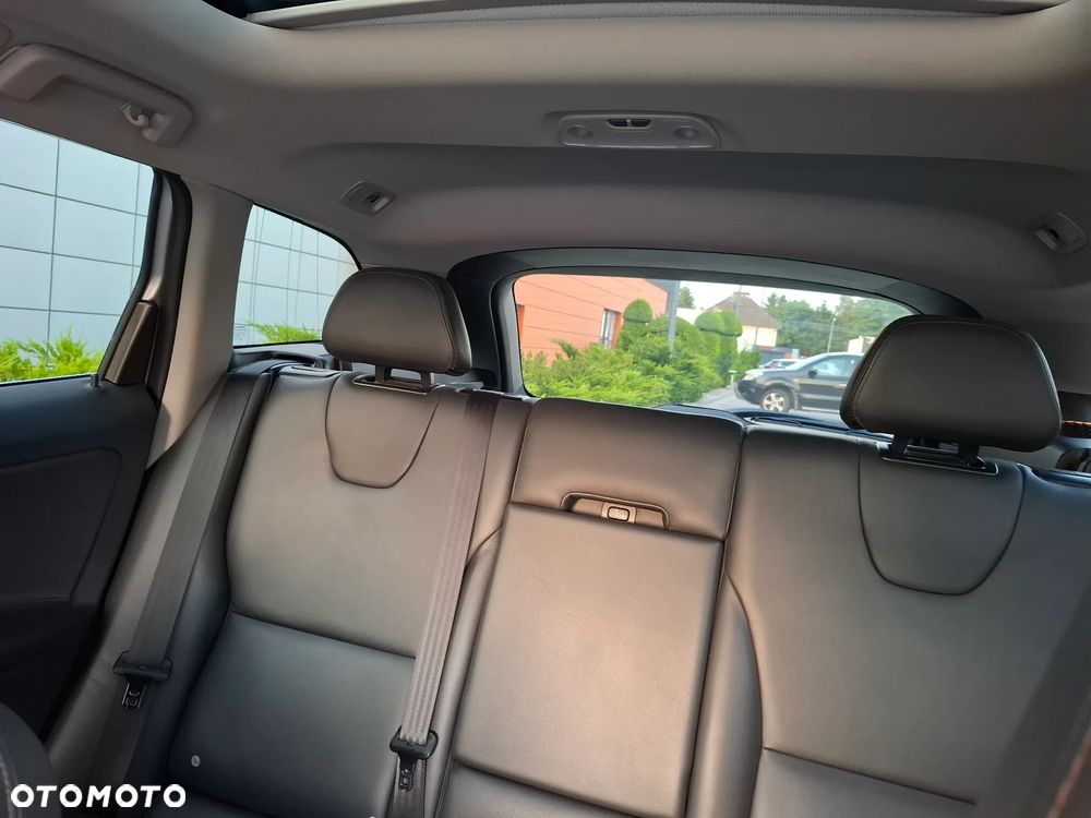 Volvo XC 60 T6 AWD Drive-E R-Design Momentum - 18