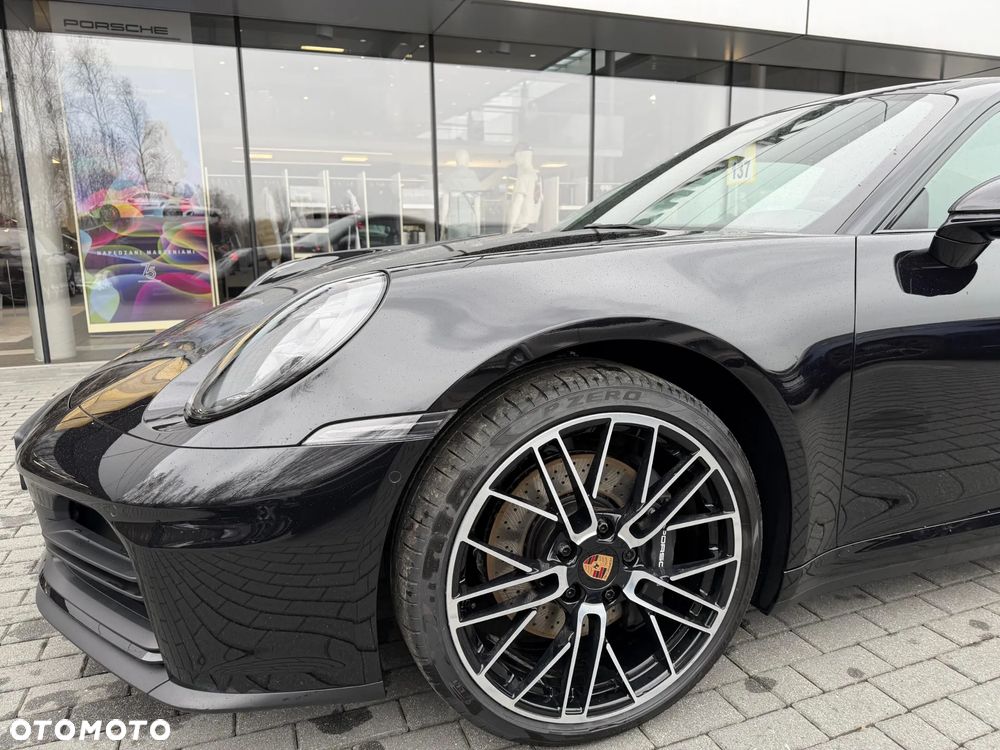 Porsche 911 Carrera - 11