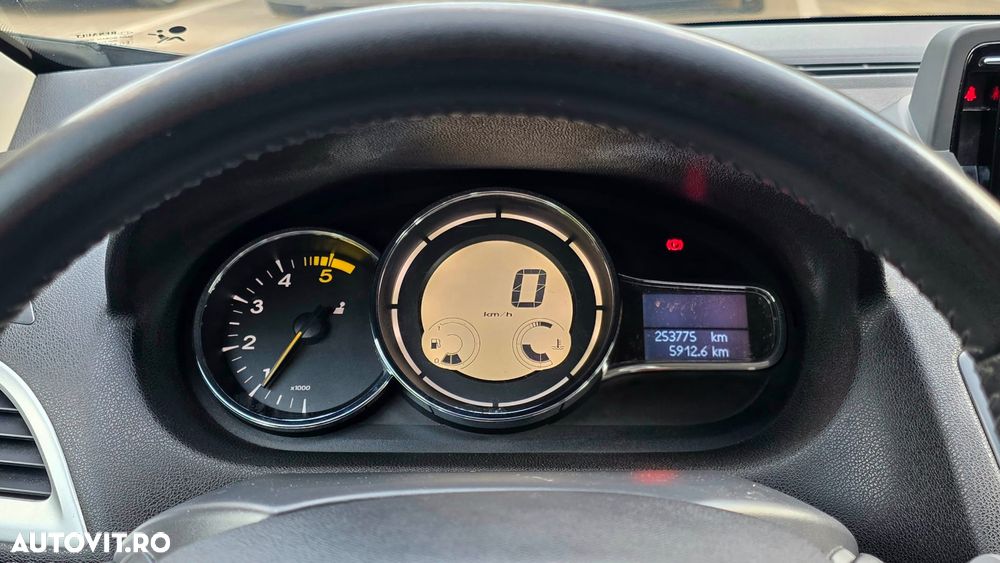 Renault Megane 1.5 dCi Expression - 8