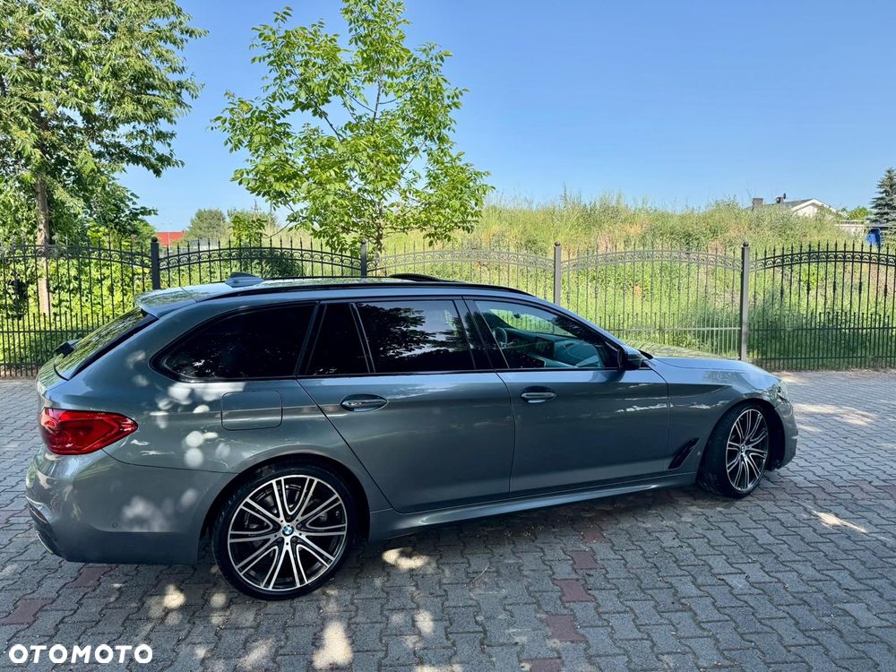 BMW Seria 5 520d M Sport - 4
