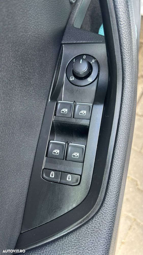 Skoda Superb 2.0 TDI DSG Ambition - 11