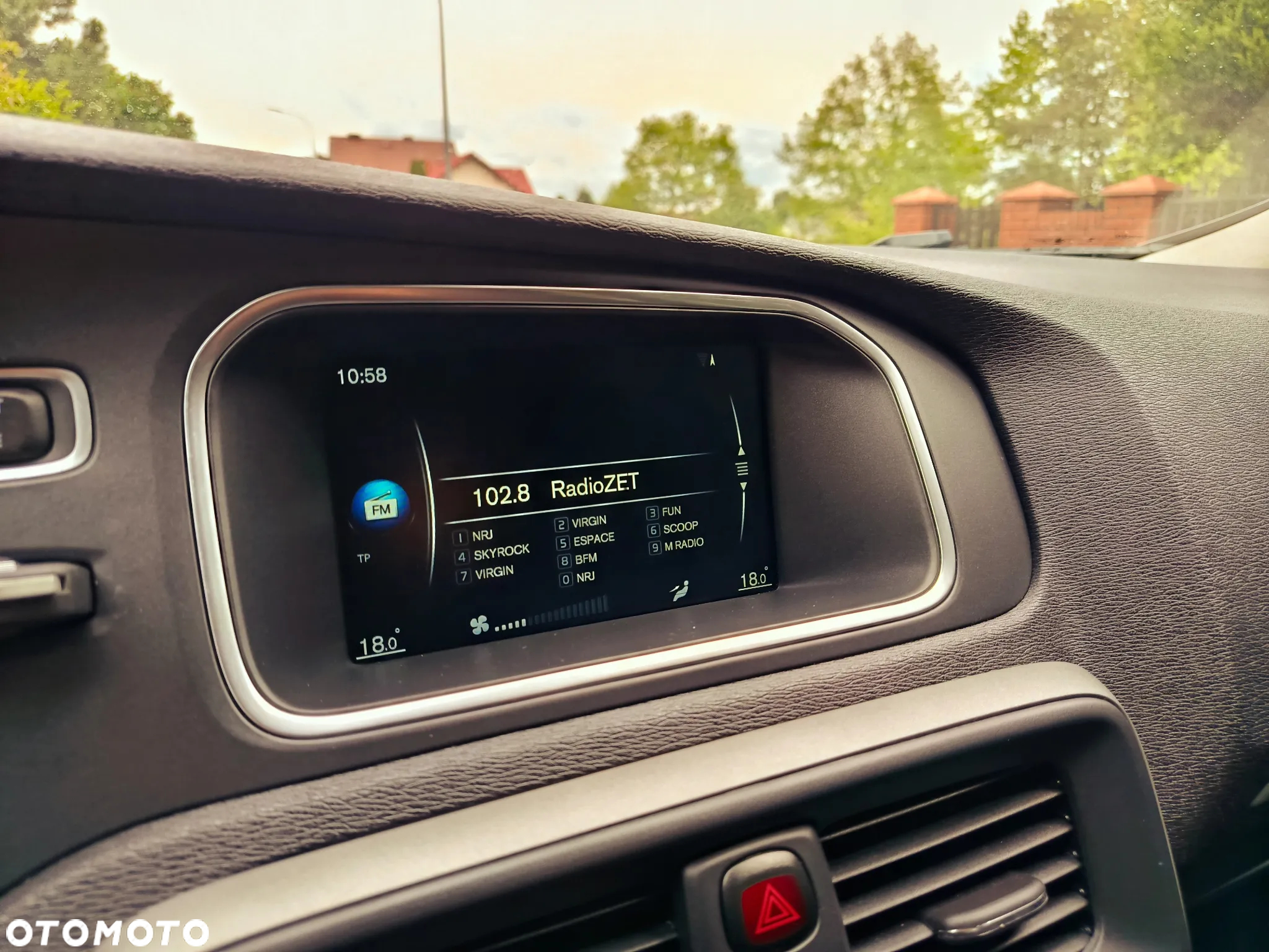 Volvo V40 D2 Momentum - 17