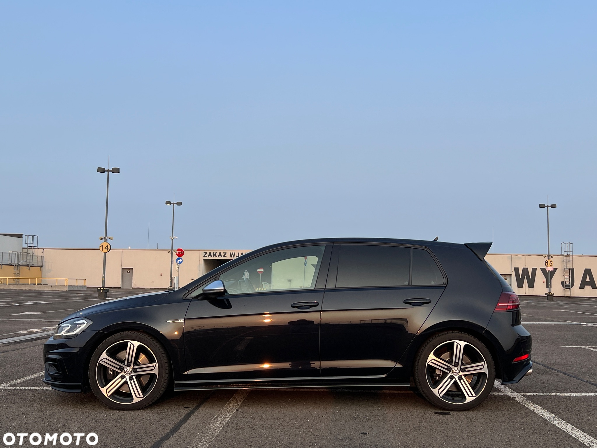 Volkswagen Golf VII 2.0 TSI BMT 4Mot R DSG - 2