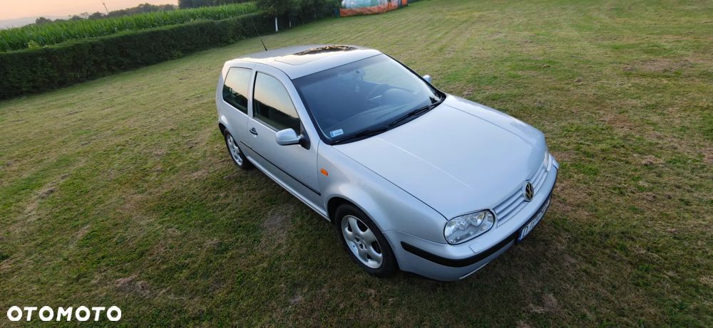 Volkswagen Golf 1.6 Comfortline - 6
