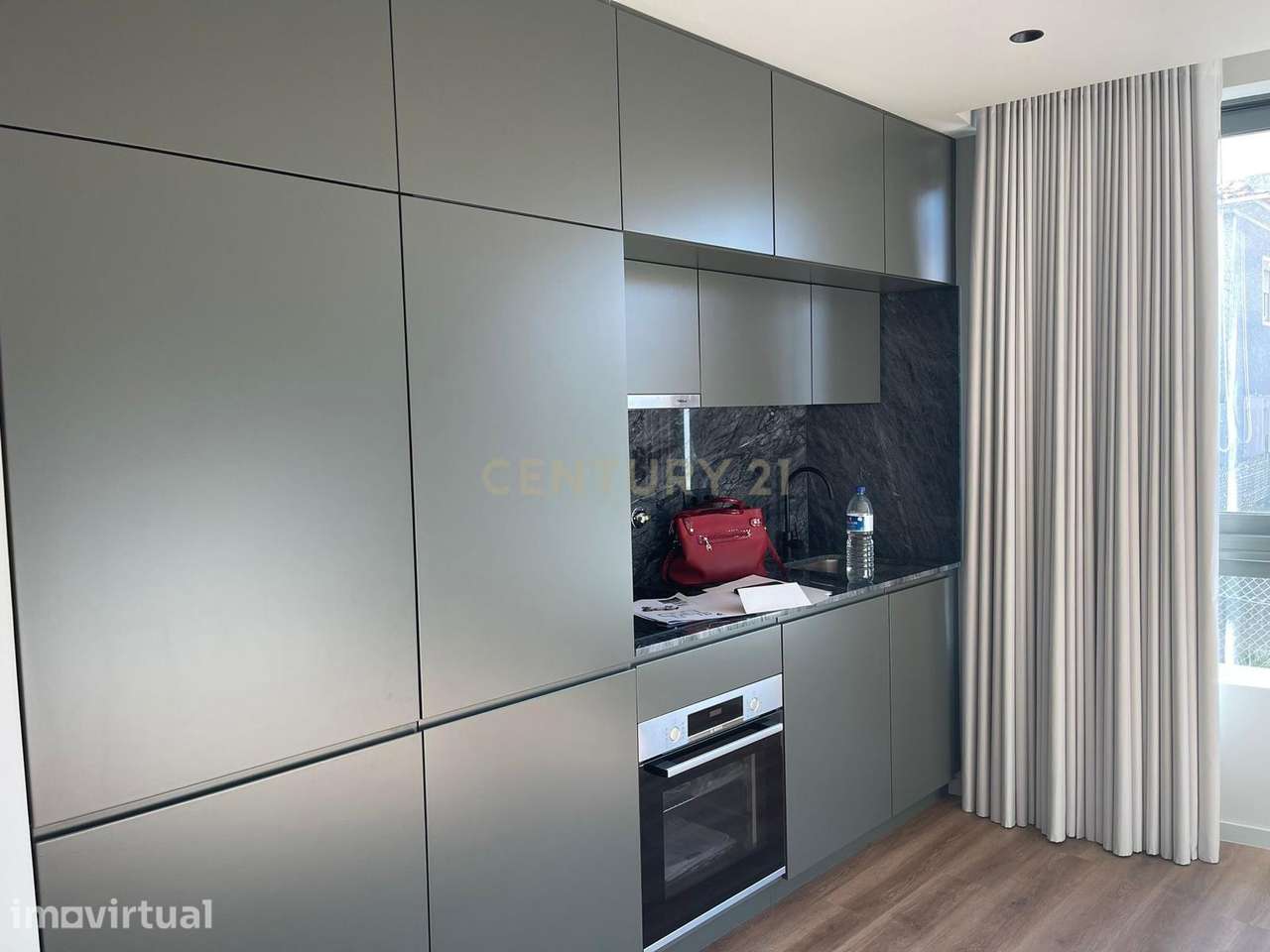 Apartamento T1  no centro de Vila Nova de Gaia à 100 mts da estação do - Grande imagem: 3/8