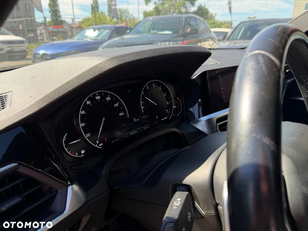 BMW Seria 3 330i M Sport - 14