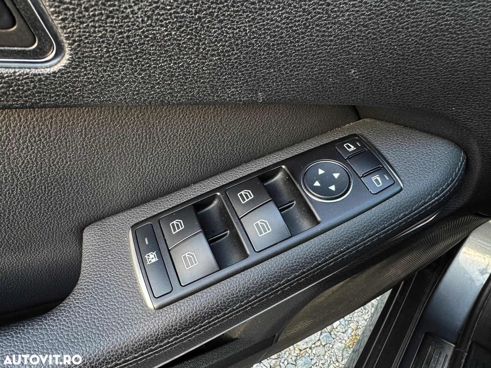 Mercedes-Benz E 200 BlueTEC 7G-TRONIC Elegance - 25