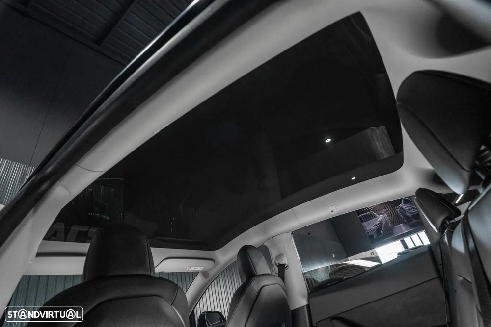 Tesla Model Y Long Range Dual Motor AWD - 25