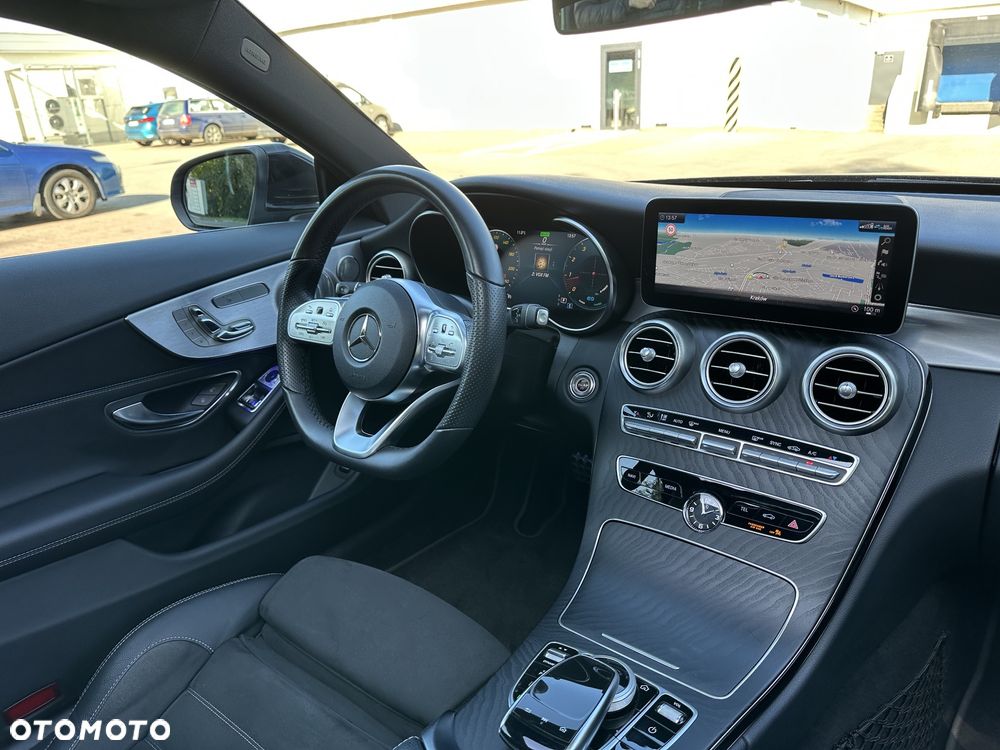Mercedes-Benz Klasa C 300 9G-TRONIC - 10