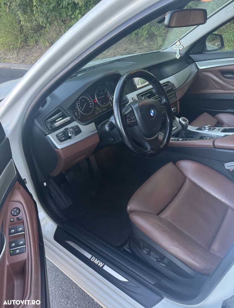 BMW Seria 5 520d Touring - 6