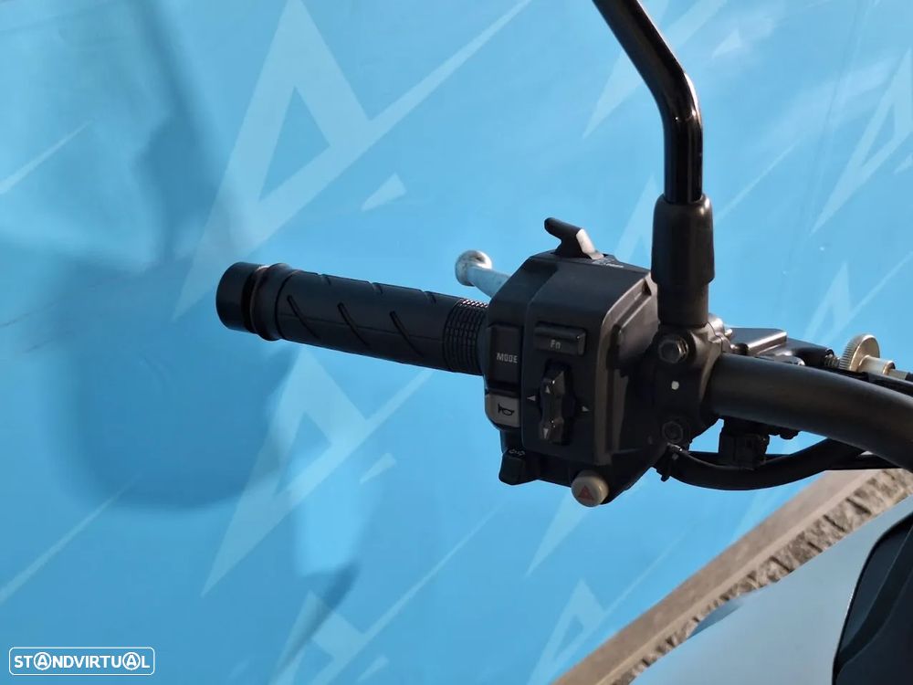 Honda Transalp 750 - 8