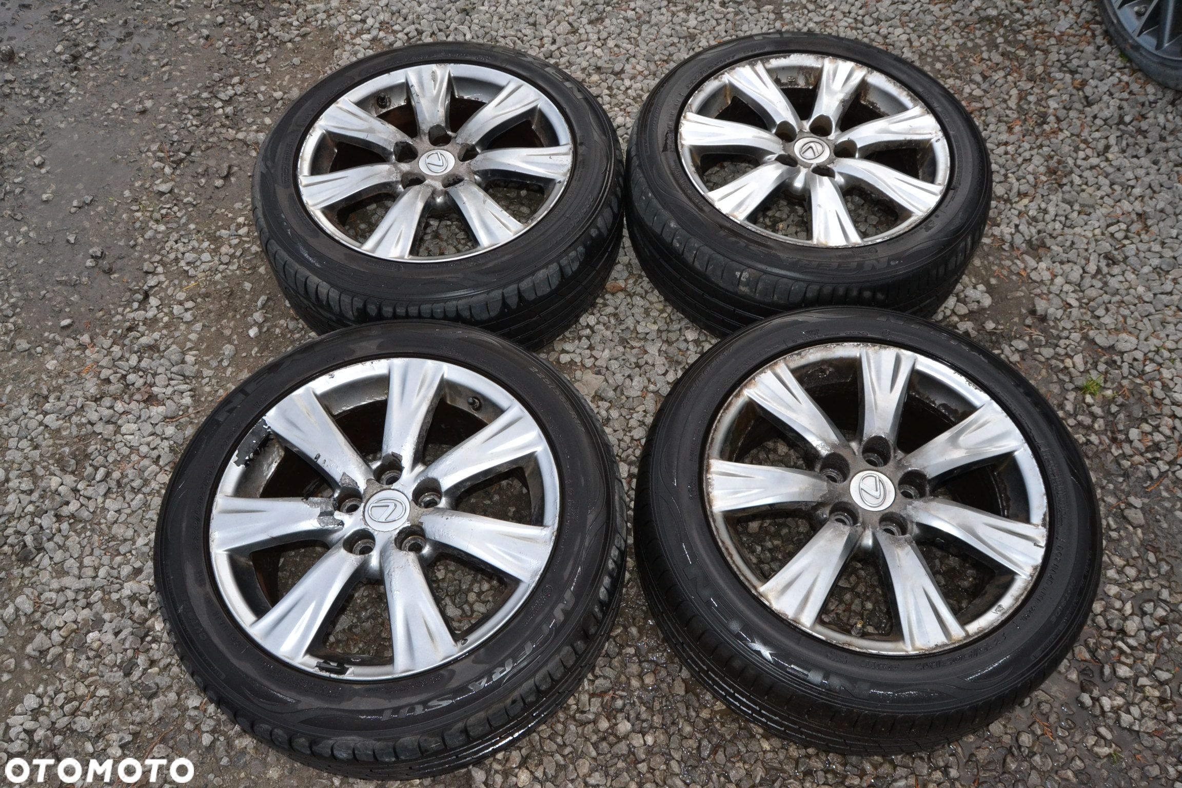 Felgi z oponami 17 cali 225/50 5x114,3 Lexus - 1