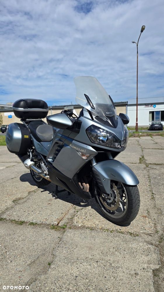 Kawasaki GTR - 3
