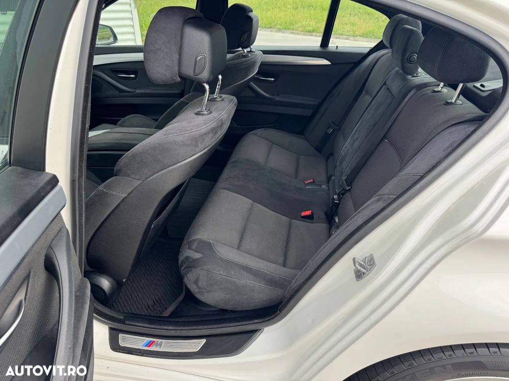 BMW Seria 5 525d xDrive Sport-Aut. - 24