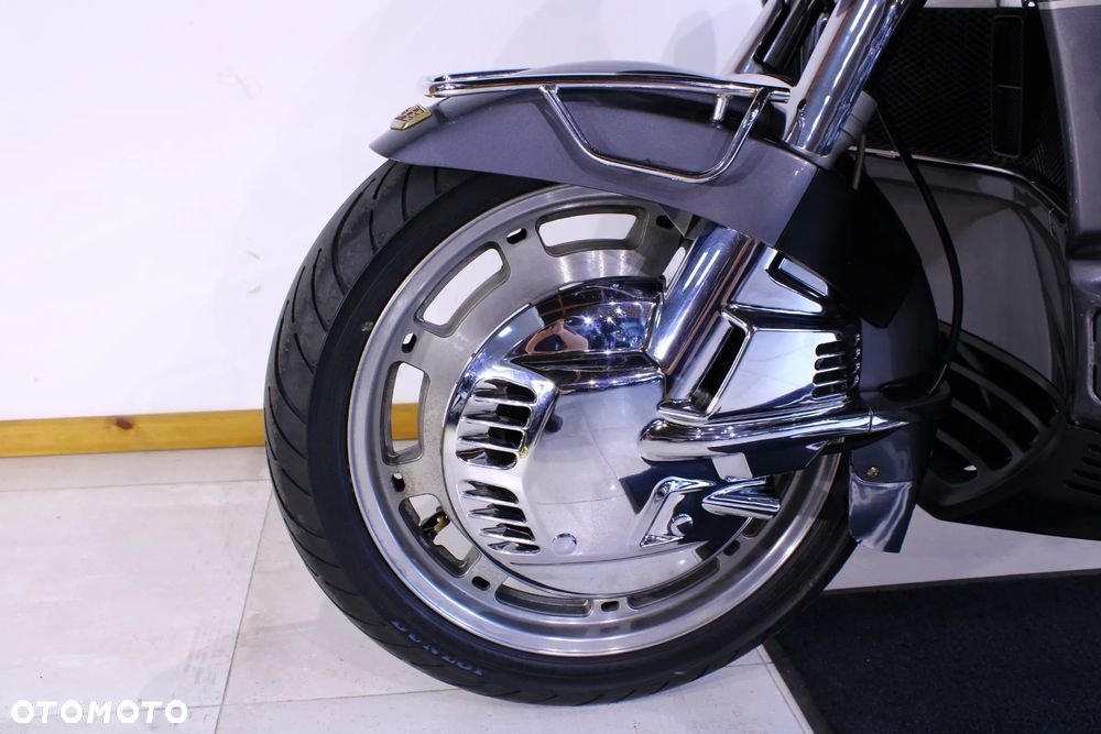 Honda GL - 39