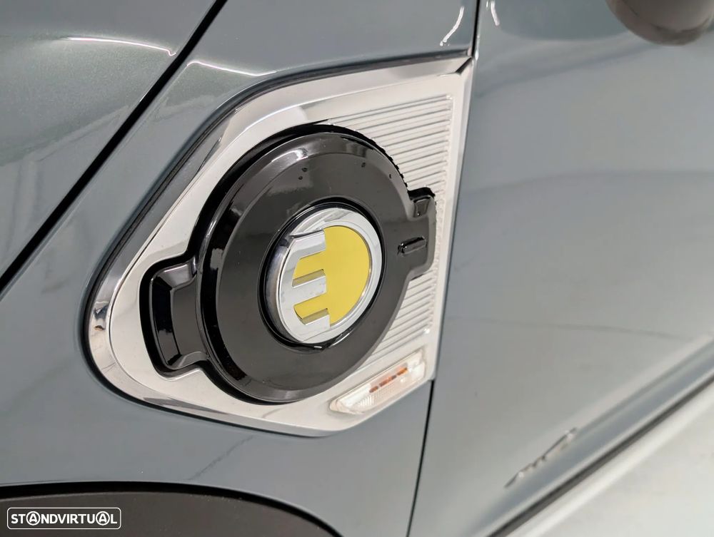 MINI Countryman Cooper SE ALL4 Classic Auto - 3