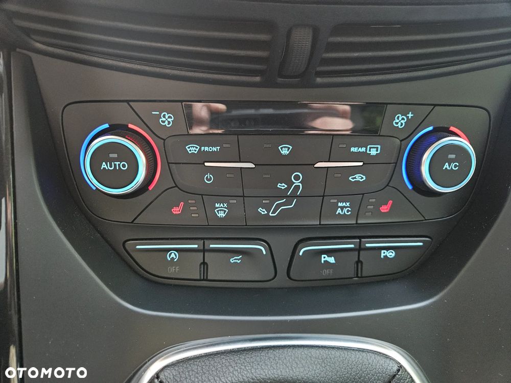 Ford Kuga 1.5 EcoBoost 2x4 Titanium - 8